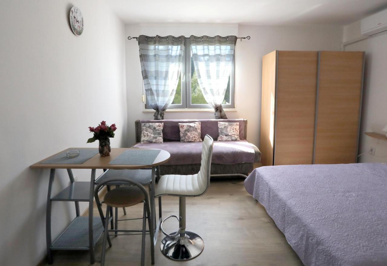 Ferienwohnung App Karla Pula Exterior foto