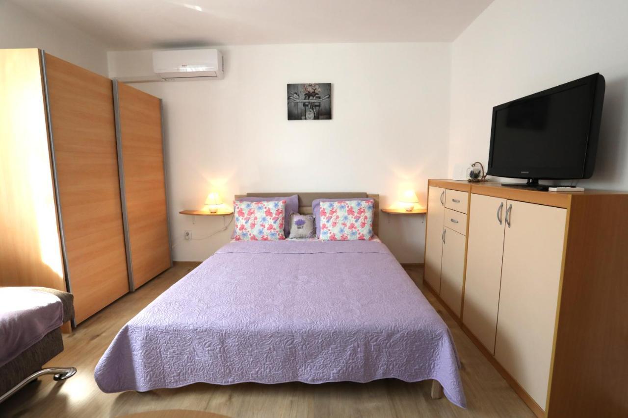 Ferienwohnung App Karla Pula Exterior foto