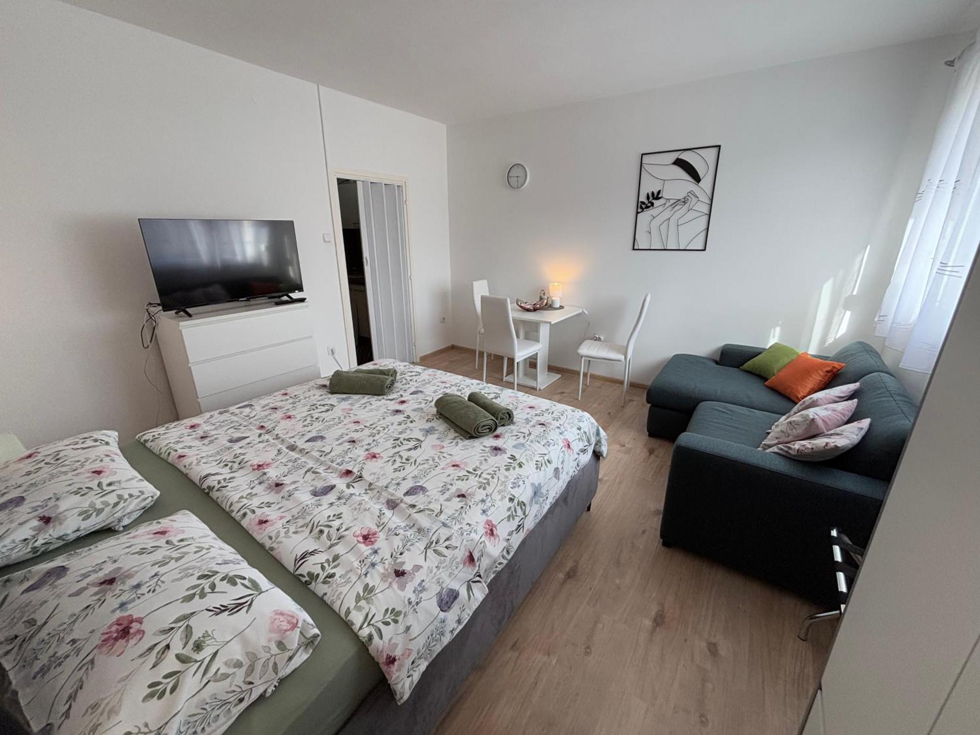 Ferienwohnung App Karla Pula Exterior foto